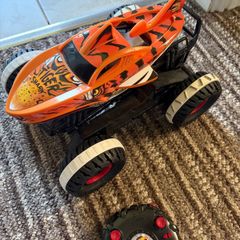 Hot Wheels Tiger Shark remote control car
