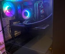 High End Gaming PC Ryzen 7 9800X3D + RTX 5070