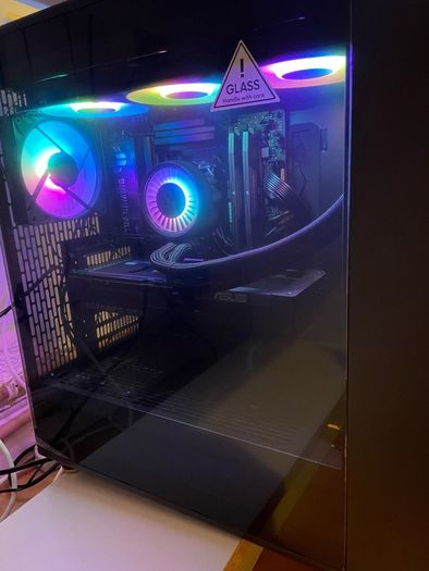 High End Gaming PC Ryzen 7 9800X3D + RTX 5070