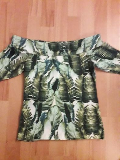 River Island Top/Size:12 UK ... 38 EU .. Price Drop
