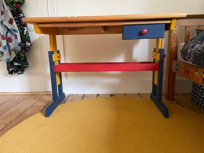 Child's desk