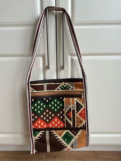 Brand new Saudi Arabia handmade woven shoulder bag with traditional Saudi embroidery, many pockets