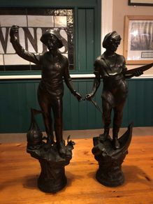 Sphelter figures of fishermen
