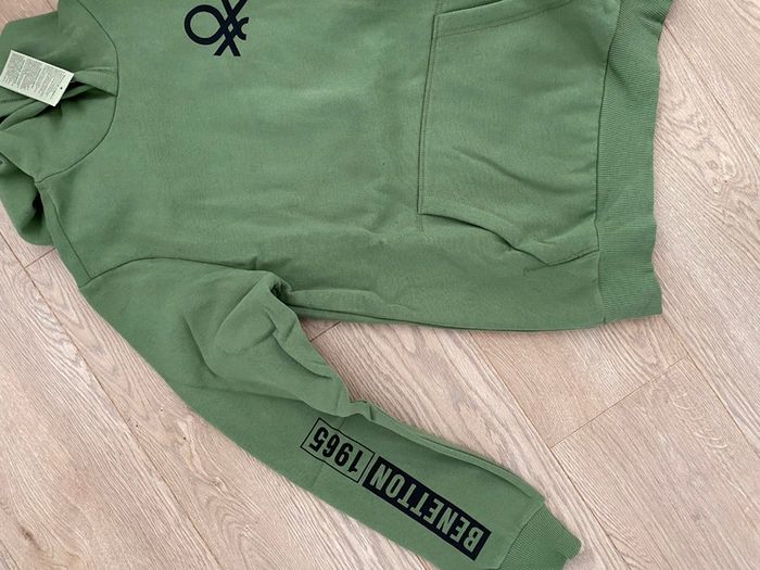 Benetton jumper with hood