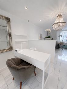 Nail station for rent in Malahide