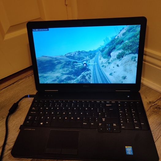 Dell Latitude laptop intel core i5 nvidia basic GPU