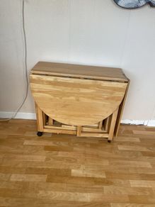 storage table and chairs