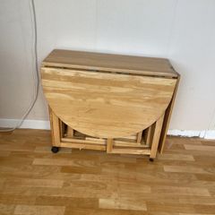 storage table and chairs