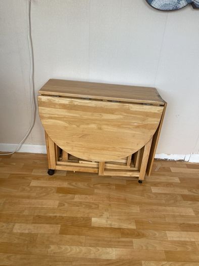 storage table and chairs