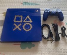 Playstation 4 Limited Edition Blue