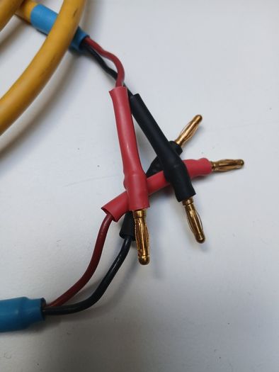 KEF Audio High Definition OFC speaker cables with banana plugs
