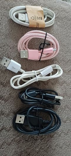 5 x Lightning cables