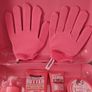 soap and glory bundle in large metal case Image 3