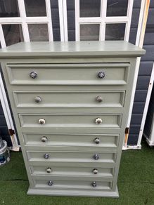 Chest of drawers