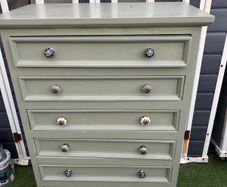 Chest of drawers