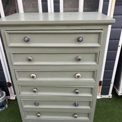 Chest of drawers