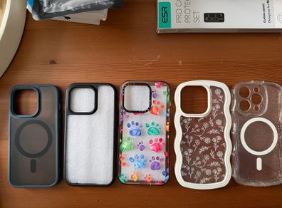 Apple iPhone 14 Pro Cases & Screen Protectors (Otterbox and More!)