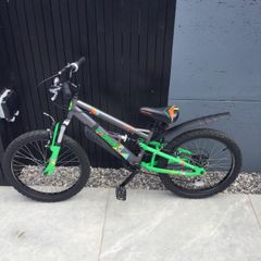 APOLLO XPANDER Junior Mountain Bike     20 inch Wheels     As New Condition