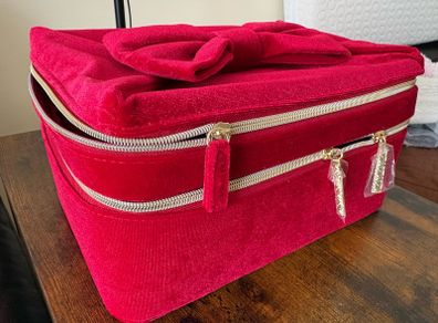 Estee Lauder Red Velvet Bow-Tie Train Case New