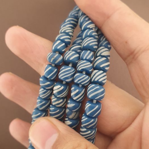 Vintage African Style White Stripe Blue 7mm -8mm Glass Beads Necklace Strand