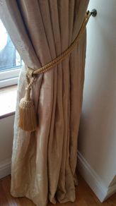 Heavy Curtains+ tie backs