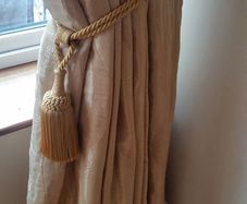 Heavy Curtains+ tie backs