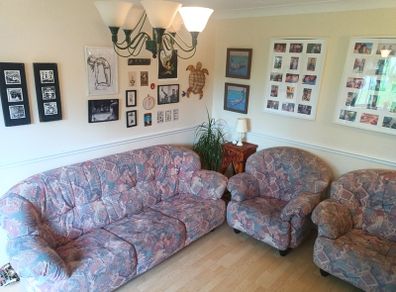 Jacquard suite, 3-seater couch and 2 armchairs - free delivery!