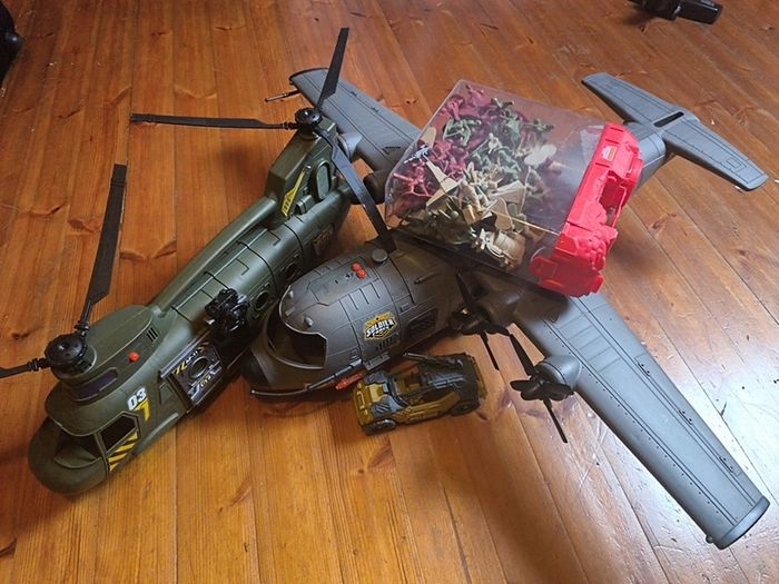 toys aeroplane army set