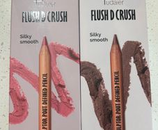 6 pieces lip liners set in pinks and brown full size