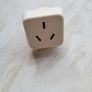 travel adapter Image 2