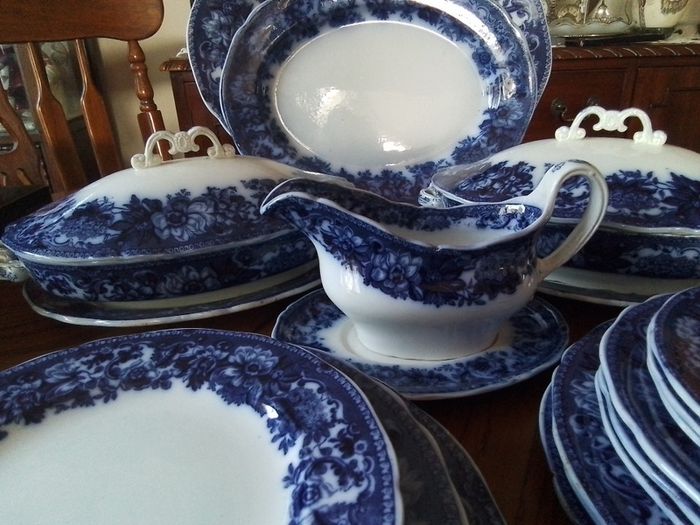W T Copeland & Sons Blue/White Dinner Set