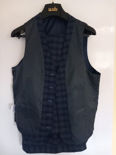 Mens check 3 piece suit reduced to 95  euro