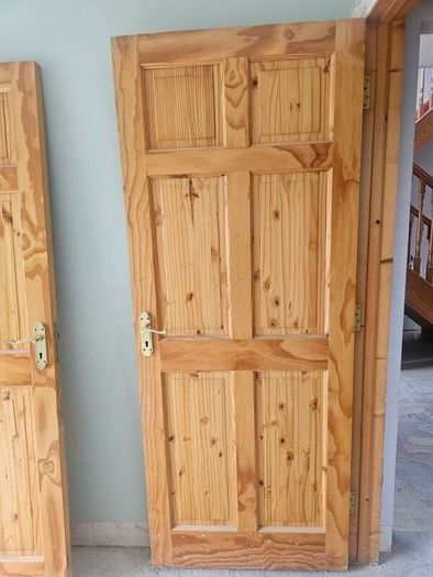 Pine door not Oak as originally stated