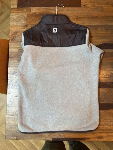 Footjoy mid layer half zip fleece. (Mint)