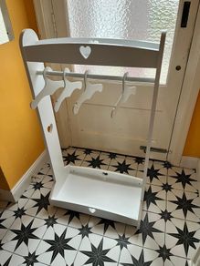 Kids dress-up rail