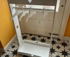 Kids dress-up rail