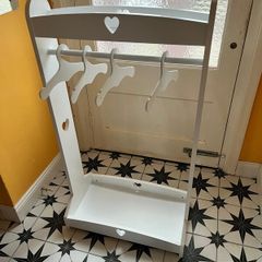 Kids dress-up rail
