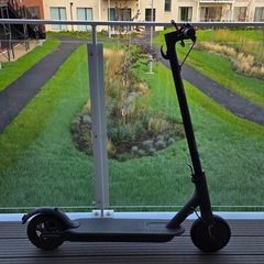 Fulling function e-scooter with charger
