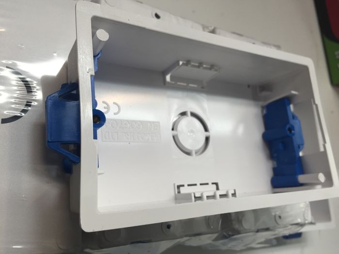Twin Double Dry Line Boxes  35 mm deep Quantity 10