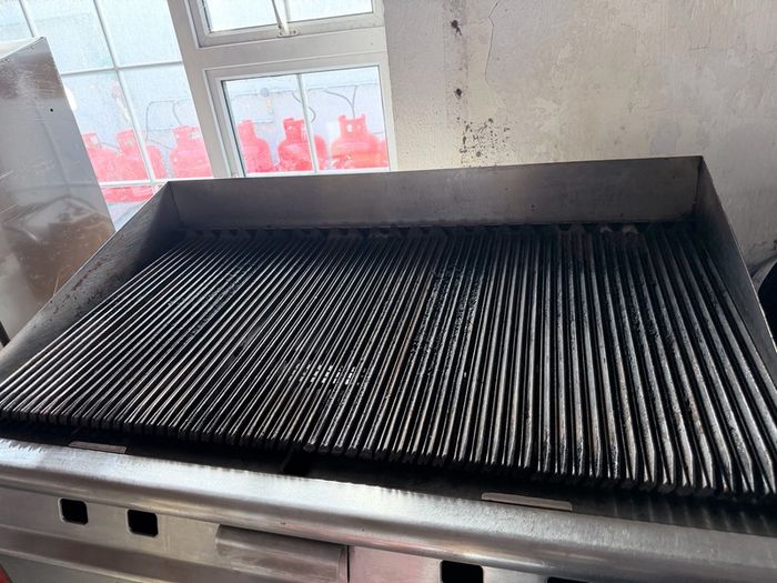 Premium Falcon Commercial Gas Chargrill (With Stand)