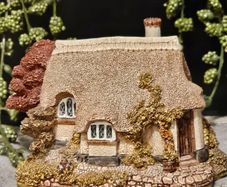 Vintage Collectible Lilliput Lane "Butterwick"  Cottage 1989