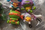 hello kitty/turtle figures