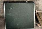 table tennis table comes with net. Can deliver and set up if it's local enough