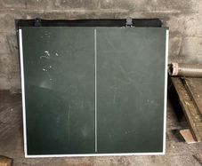 table tennis table comes with net. Can deliver and set up if it's local enough