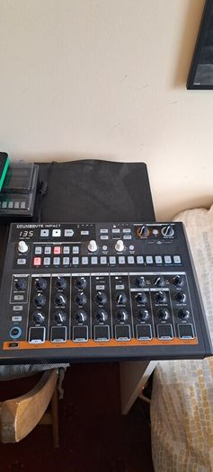 Arturia Drumbrute Impact