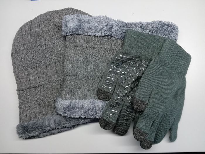 Hat,neck warmer and glove set