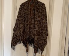 BNWT scarf