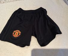 Manchester Utd shorts age 7/8