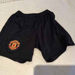 Manchester Utd shorts age 7/8
