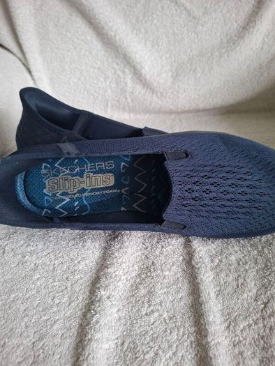 skechers slip on